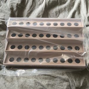 LIQUID LIP ORGY MAKEUP DISPLAY